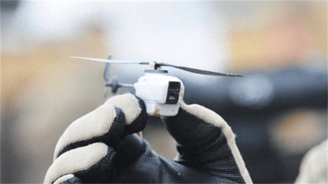 皇冠足球注册_解放军亮出35克无人机皇冠足球注册,轻松装进口袋,却能让台湾巷战梦破灭